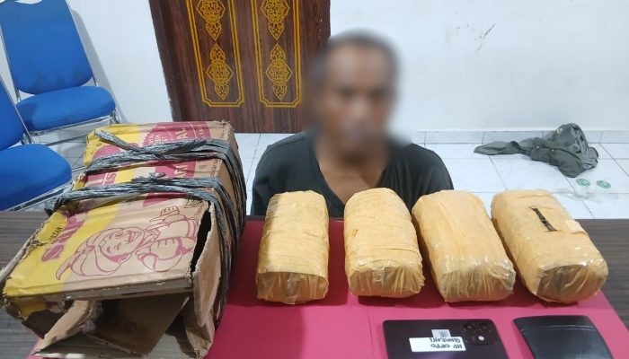 Berkat Laporan ke Call Center 110, Polda Riau Gagalkan Peredaran Empat Bungkus Besar Ganja di Pekanbaru