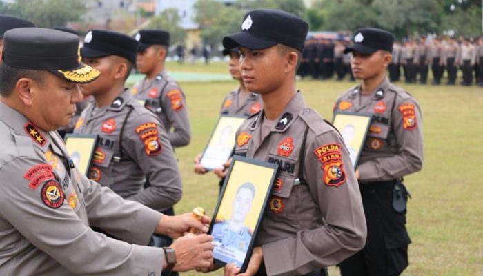 Tak Ada Ampun! Polda Riau PTDH 12 Polisi Bermasalah