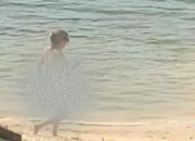 Viral Video Wanita Asing Berbikini di Danau Rusa Kampar