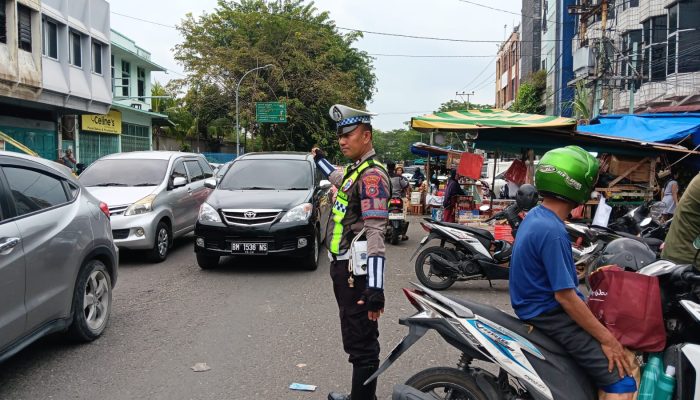 Polisi Atur Arus Juanda Jelang Imlek