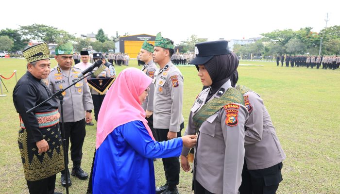 11 Ribu Personel Polda Riau Wajib Pakai Tanjak dan Selempang Setiap Jumat