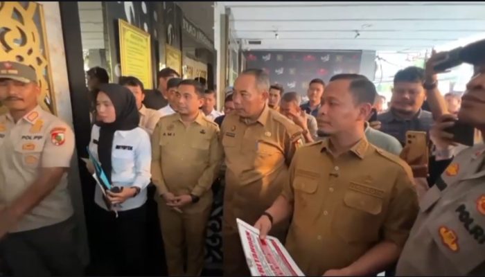 Wali Kota Pekanbaru Segel New Paragon KTV, Diminta Stop Operasi Sementara