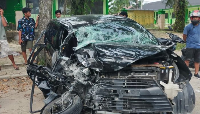 Tabrakan Bus dan Minibus di Rumbai, 1 Tewas dan 9 Korban Luka
