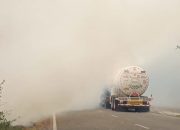 Karhutla Dumai Meluas 100 Hektare, Jalan Diselimuti Kabut Asap