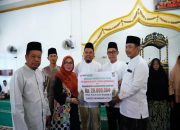 Wabup Kampar Pimpin Safari Ramadhan di Bukit Kemuning, Salurkan Bantuan Rp20 Juta untuk Masjid