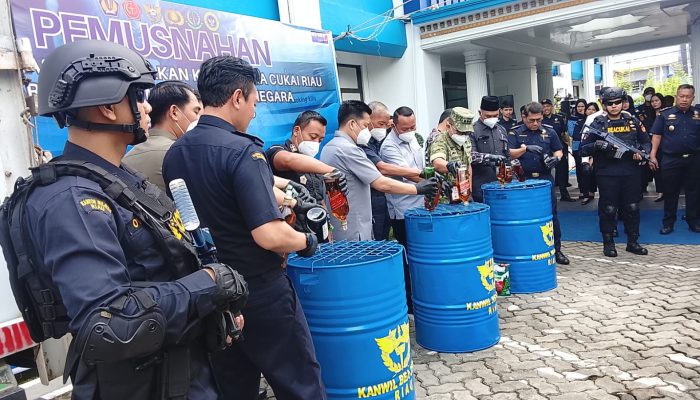Bea Cukai Riau Musnahkan Barang Ilegal Rp44,8 Miliar