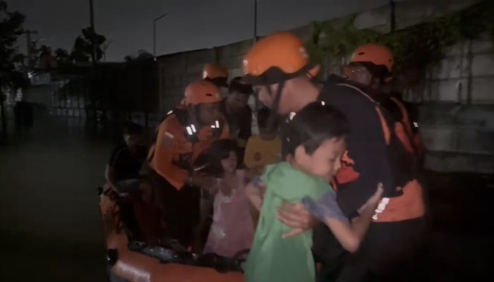 Hujan Deras Rendam Pekanbaru, Basarnas Evakuasi 6 Warga