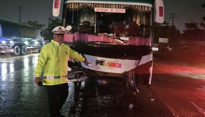 Driver Maxim Tewas dalam Tabrakan dengan Bus di Siak II Pekanbaru