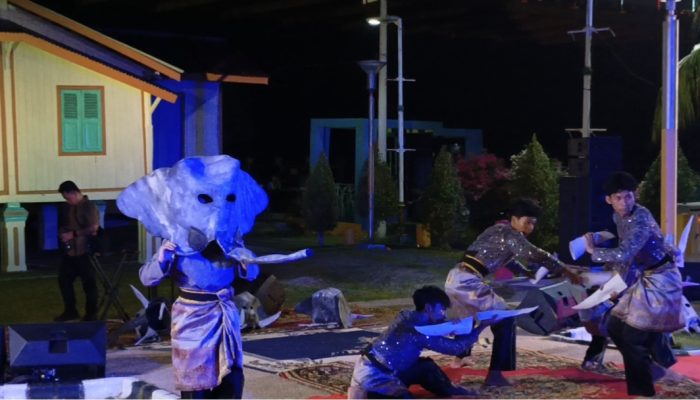 Gajah Menjerit dari Panggung Senapelan, Ratusan Warga Tumpah Ruah Padati Rumah Singgah Tuan Kadi