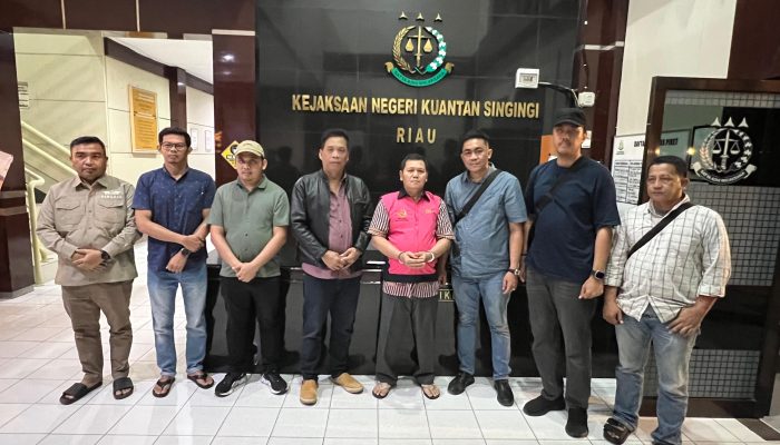Akhir Pelarian Khairul Saleh, DPO Korupsi Kuansing Diciduk di Atas Loteng