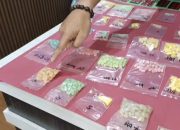 Polisi Sita 558 Butir Ekstasi dan 21 Gram Sabu, Dua Pengedar Ditangkap