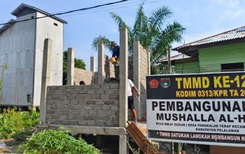 TMMD Ke-129 Kodim 0313/KPR Kebut Pembangunan MCK Mushalla Al-Hijrah