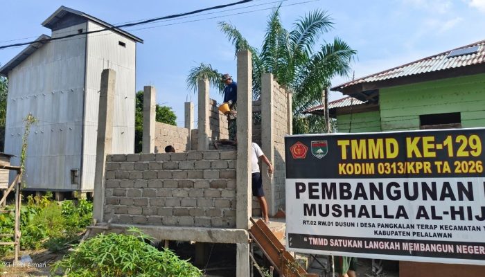 TMMD Ke-129 Kodim 0313/KPR Kebut Pembangunan MCK Mushalla Al-Hijrah