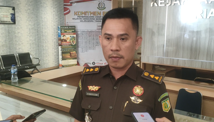 Kejati Riau Geledah Disdik, Selidiki Pengadaan Interactive Flat Panel 2024