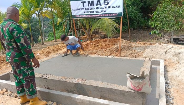 Kodim 0313/KPR Percepat Pembangunan Tower Air Bersih TMMD di Desa Delik