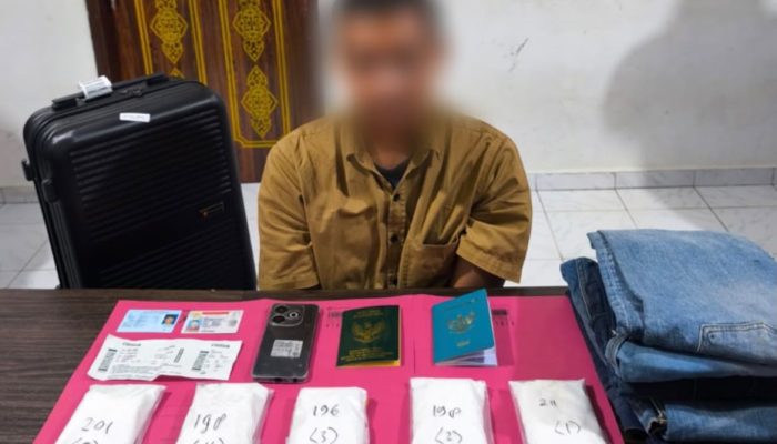 Pria Bawa 1 Kg Sabu dalam Koper Diamankan di Bandara Pekanbaru