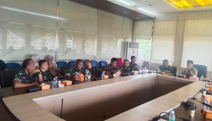 Mabes TNI Serahkan Catatan Pencegahan Karhutla kepada Bupati Pelalawan