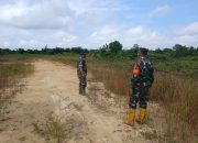 Patroli Rutin Babinsa Sasar Wilayah Rawan Karhutla di Kampar