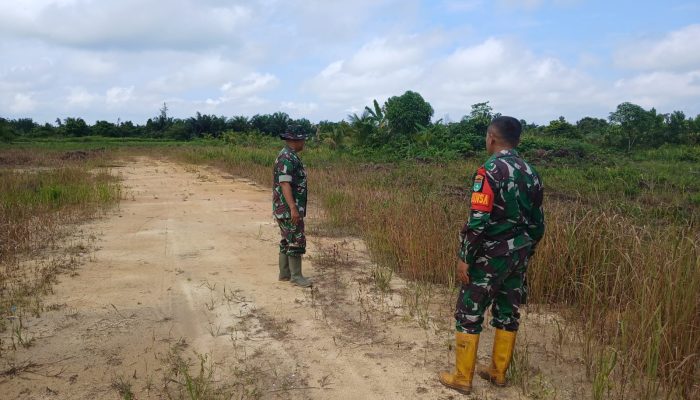 Patroli Rutin Babinsa Sasar Wilayah Rawan Karhutla di Kampar