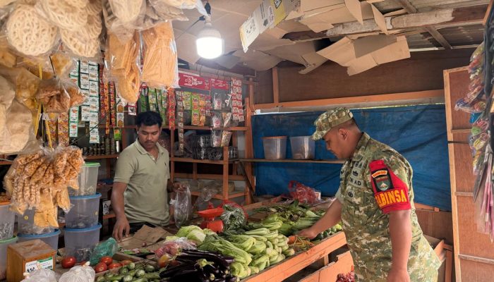 Cegah Kejahatan, Babinsa Ajak Warga Aktif Melapor