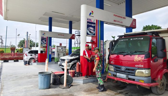 Cegah Kebakaran, Babinsa Imbau Karyawan SPBU Waspada